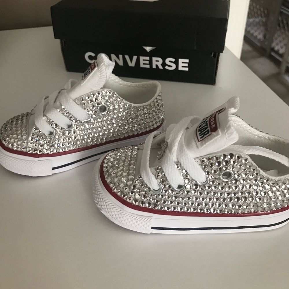 Custom-made rhinestone embellished kid’s Converse sneakers - Picture 3 of 8